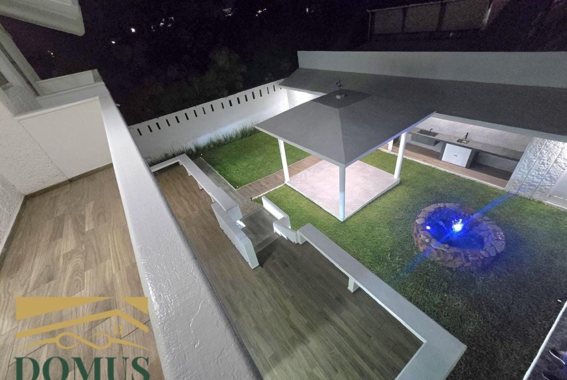 Hermosa Residencia Loma del Gallo