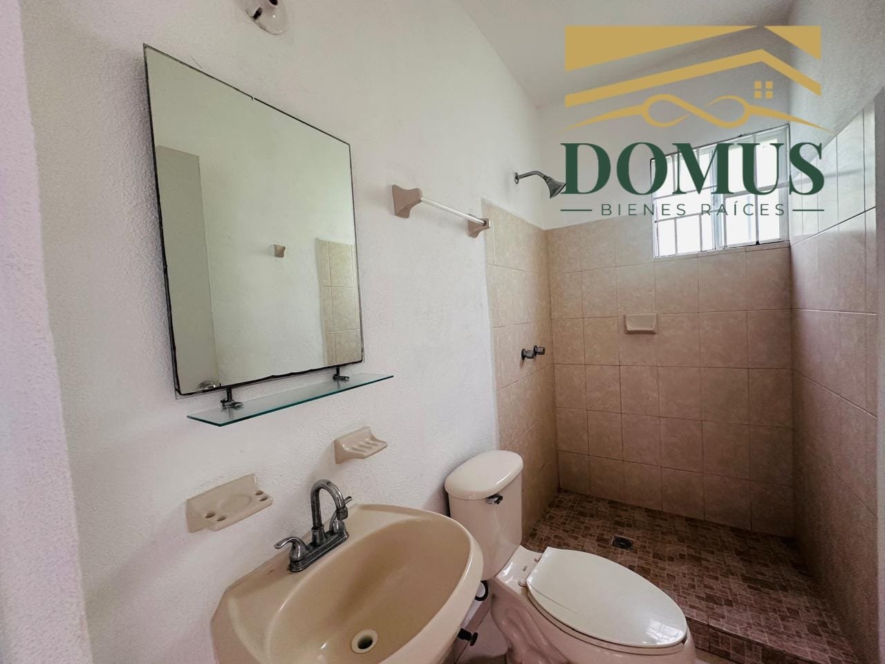 Comoda Casa Colonia Las Americas