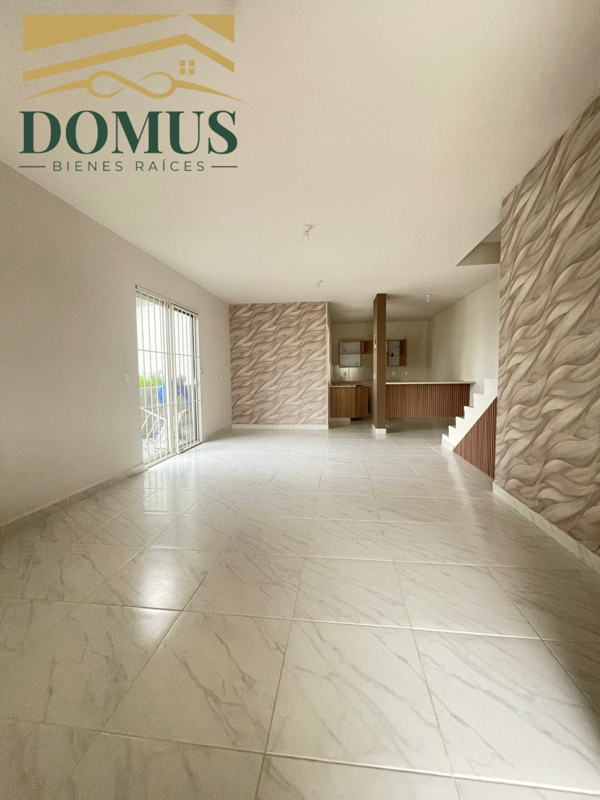 Moderna Casa Colonia Loma Alta