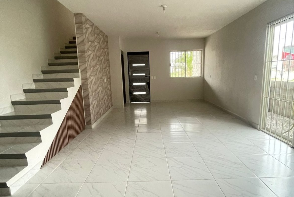 Moderna Casa Colonia Loma Alta