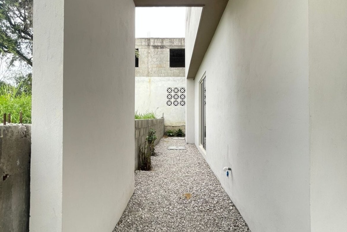 Moderna Casa Colonia Loma Alta