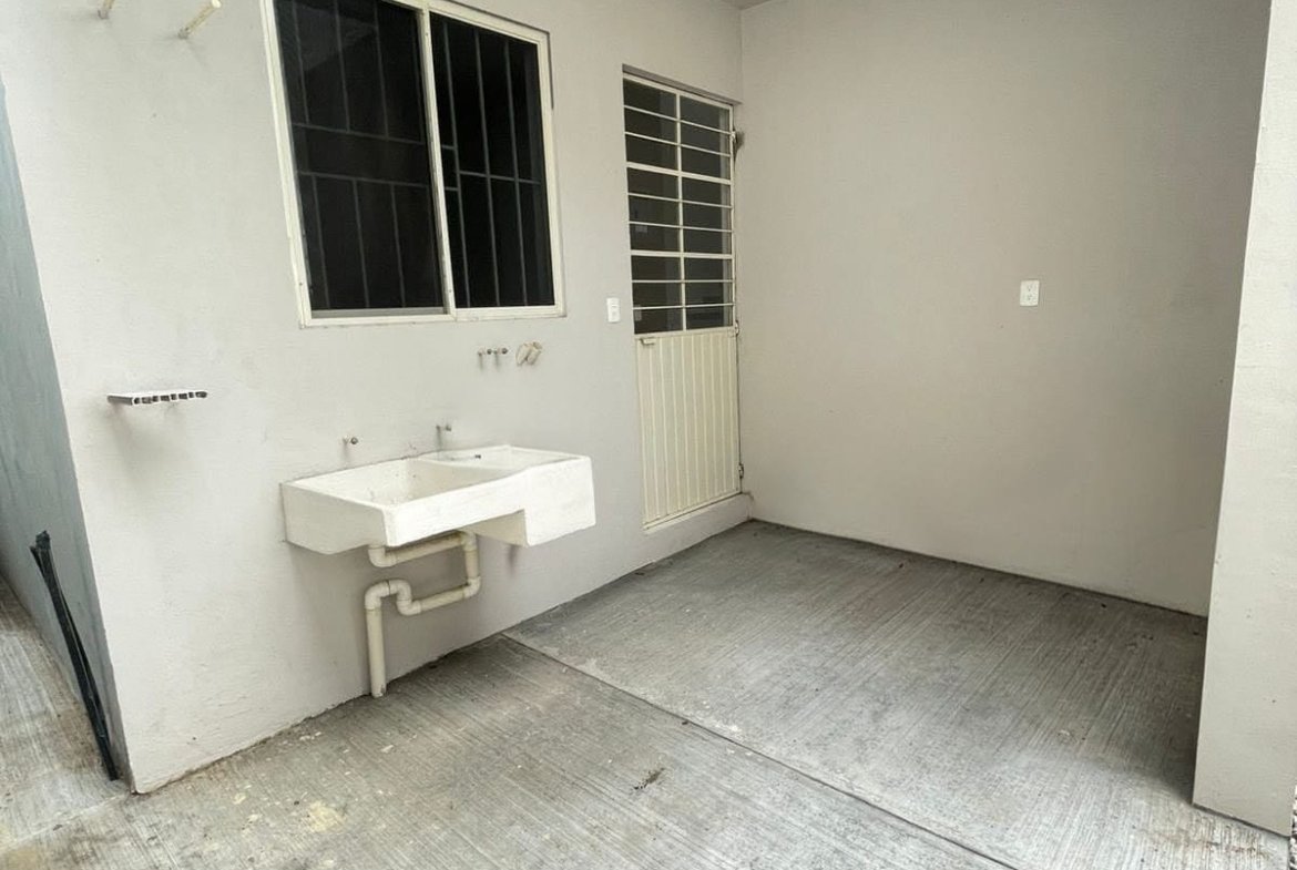 Moderna Casa Colonia Loma Alta