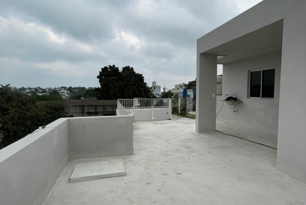 Moderna Casa Colonia Loma Alta
