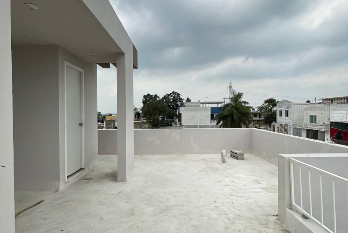 Moderna Casa Colonia Loma Alta
