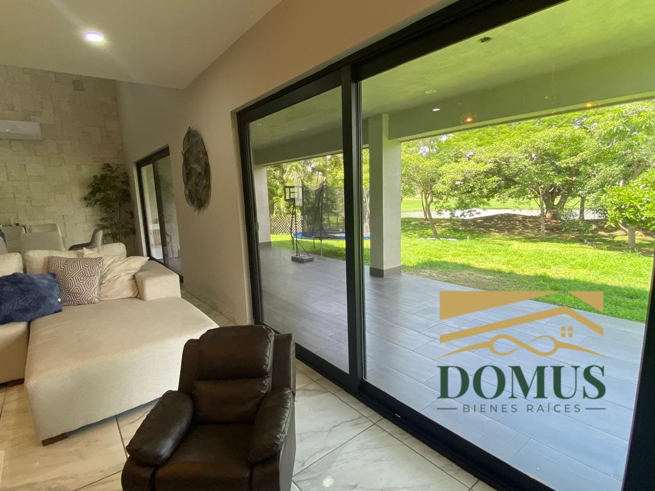 WhatsApp Image 2026-03-04 at 8.31.12 PM (2) Moderna y Exclusiva Casa Lagunas de Miralta