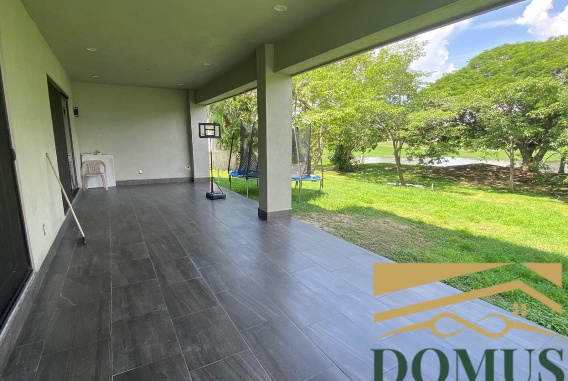 Moderna y Exclusiva Casa Lagunas de Miralta