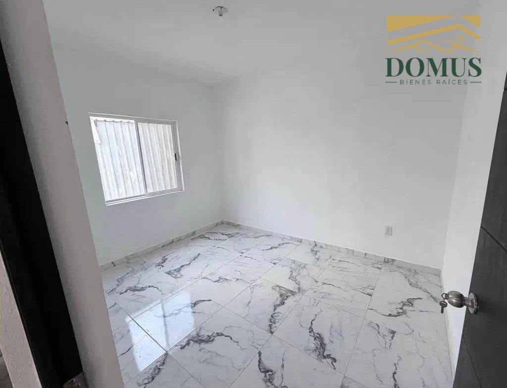 MODERNA CASA UN PISO MONTE ALTO