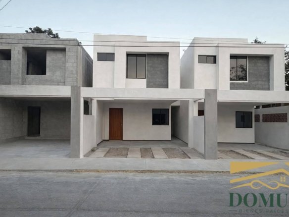 Modernas Casas Del Bosque