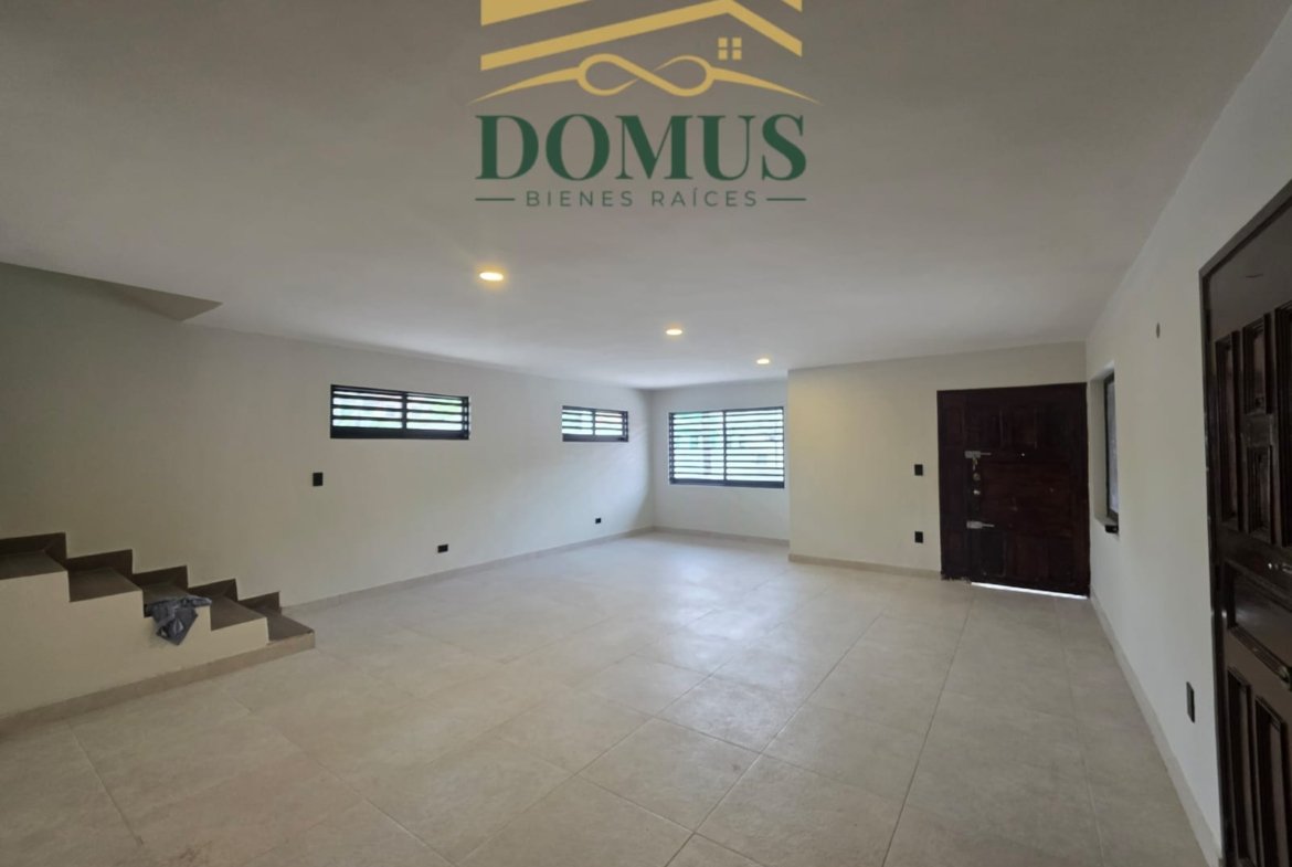 Hermosa Casa Los Mangos