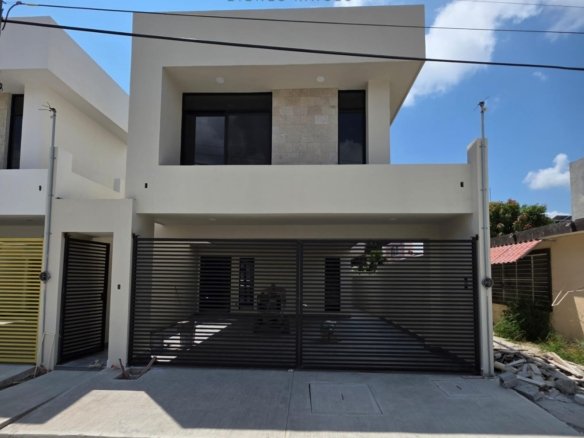 Modernas y Hermosas Casas Los Mangos