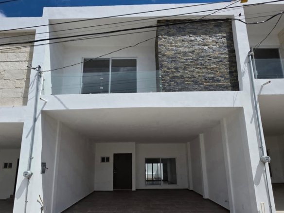 Hermosa Casa Colonia Loma del Gallo