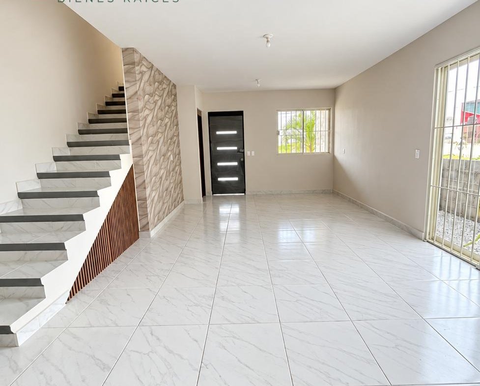 Moderna Casa Colonia Loma Alta