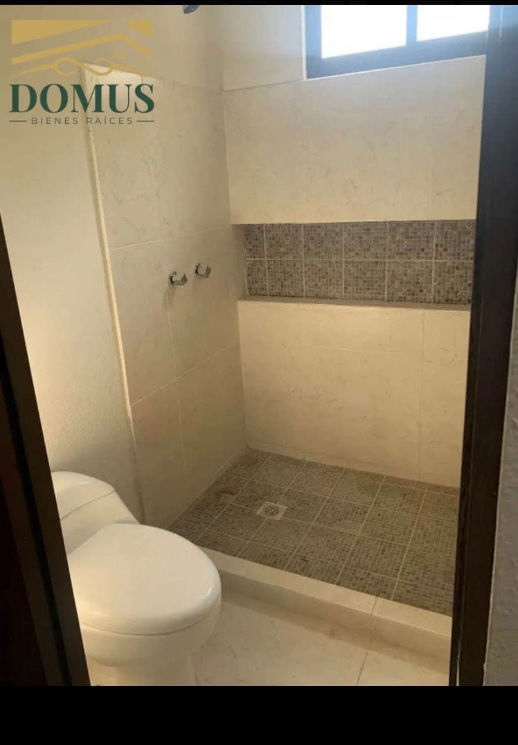 WhatsApp Image 2026-08-15 at 4.32.13 PM (2) Confortable Casa en Venta Colonia Hipodromo