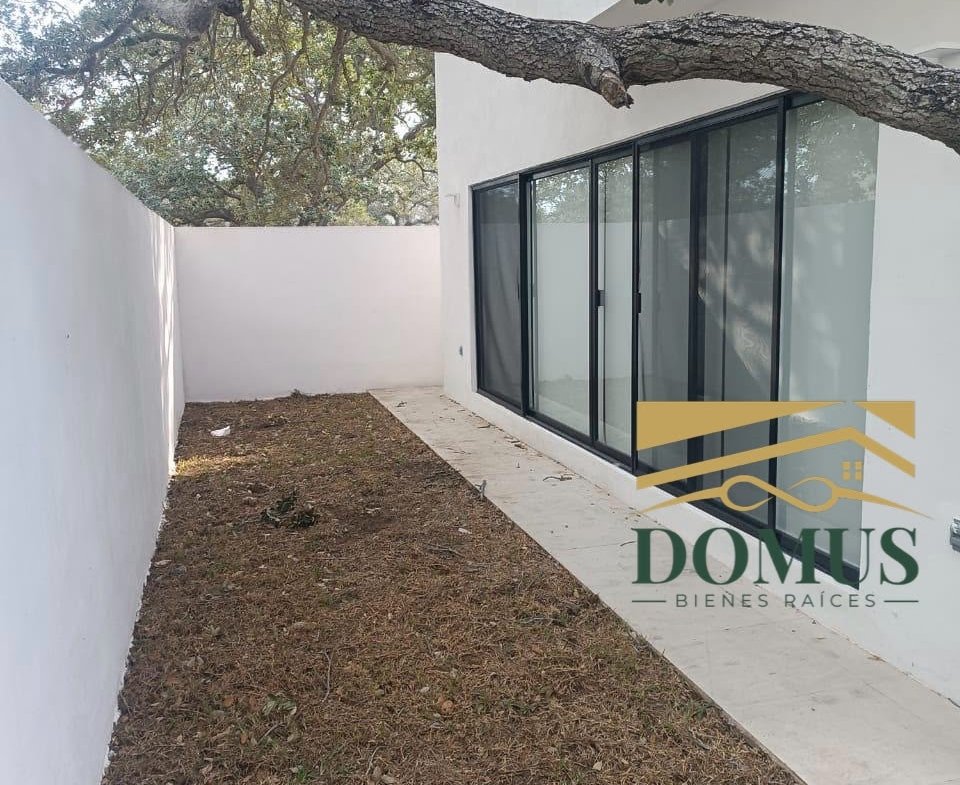 Hermosa Casa Fraccionamiento Los Encinos