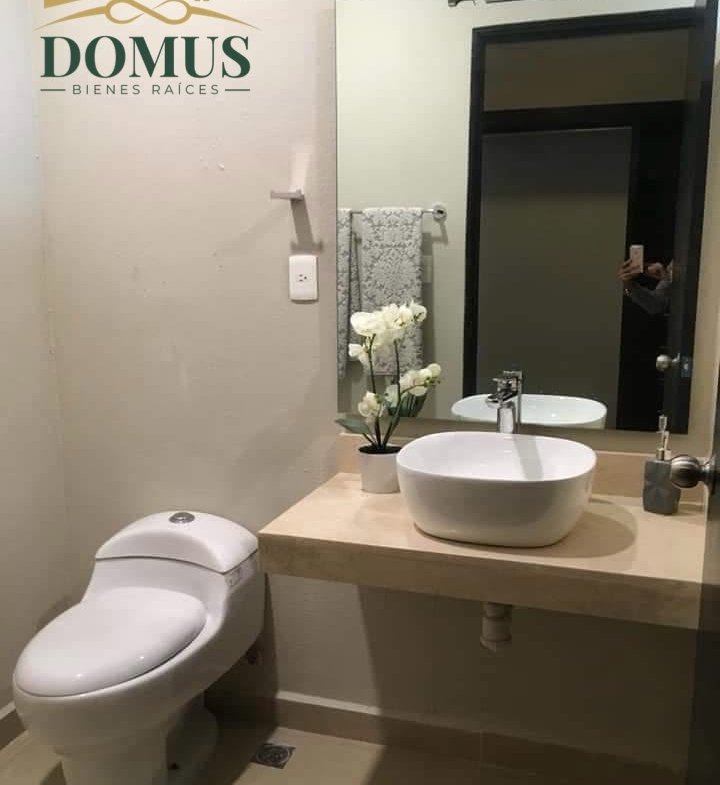 Hermosa Casa Fraccionamiento Los Encinos