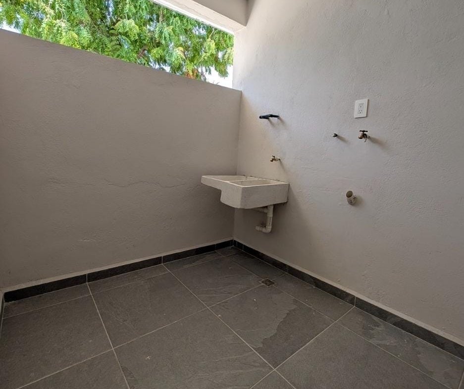 Hermosa Casa Remodelada Heriberto Kehoe