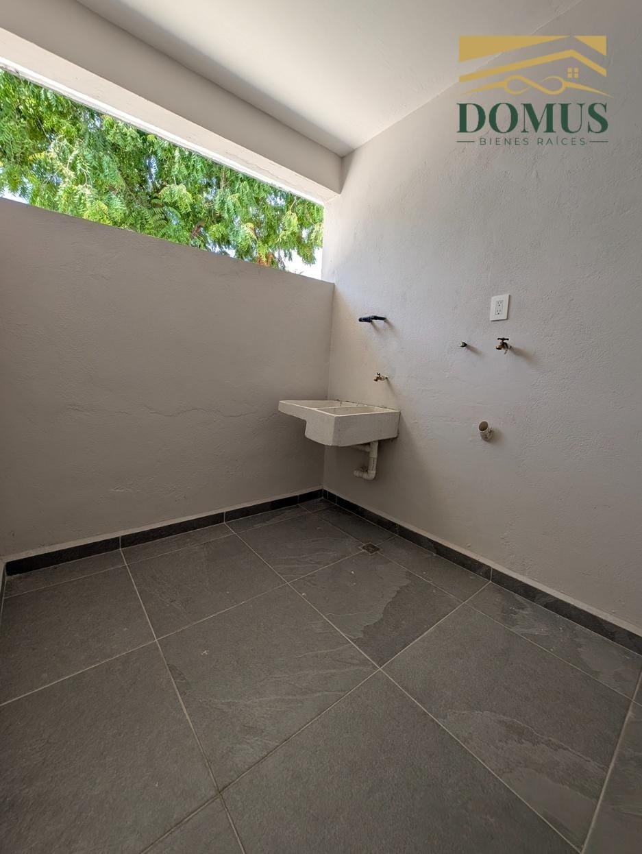 Hermosa Casa Remodelada Heriberto Kehoe