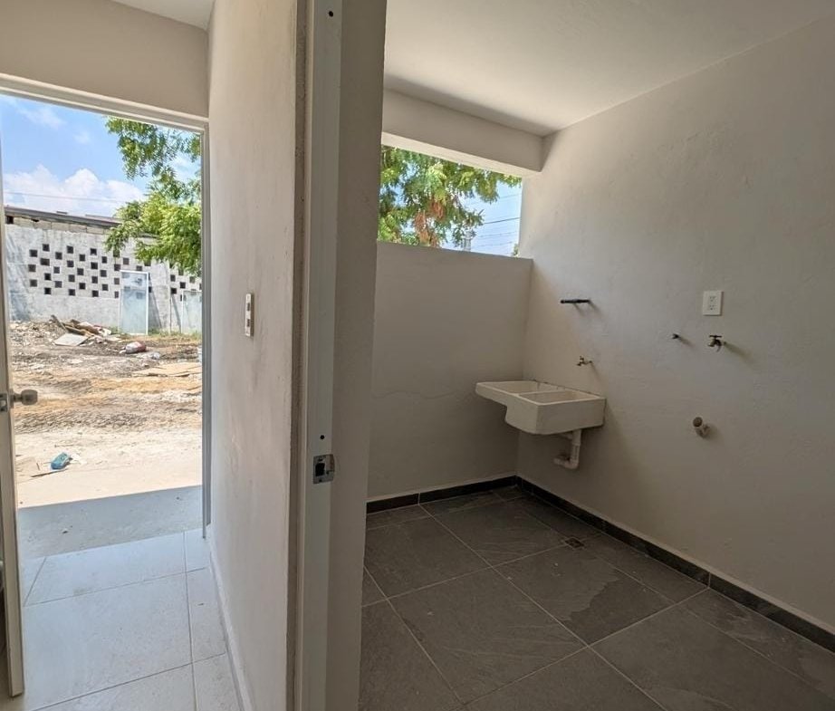 Hermosa Casa Remodelada Heriberto Kehoe